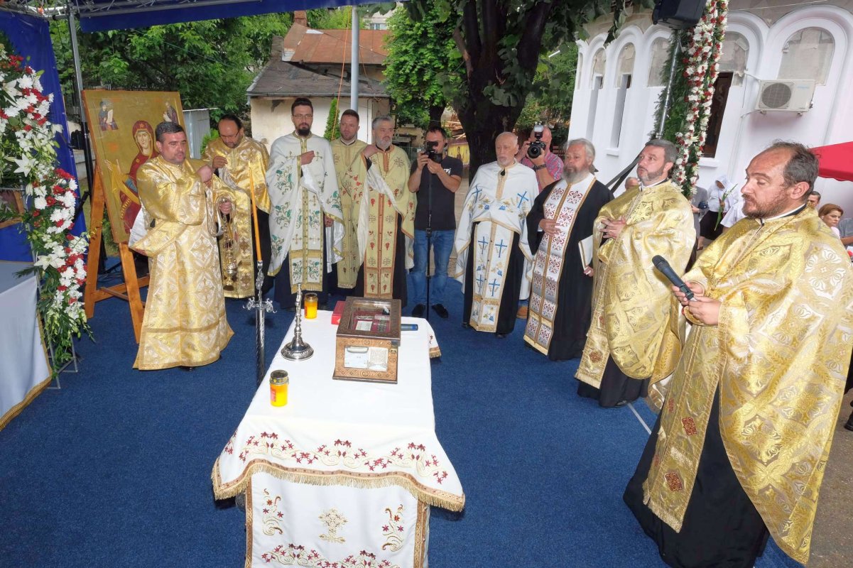 Brâul Maicii Domnului a fost adus în Capitală 16105