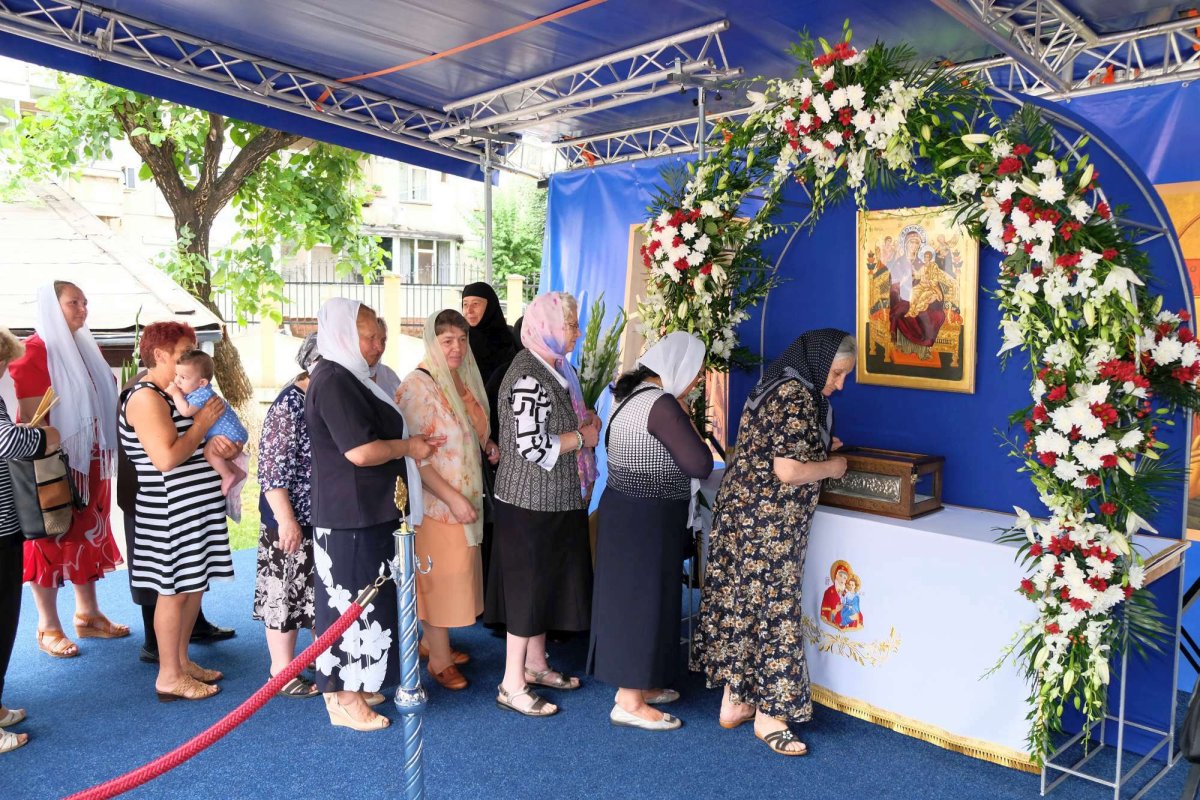 Brâul Maicii Domnului a fost adus în Capitală 16107