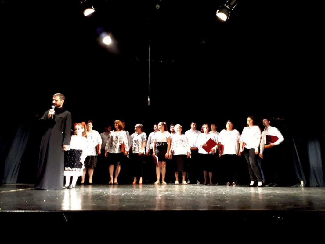 Festival tradițional folcloric și patriotic în Caransebeș 16020