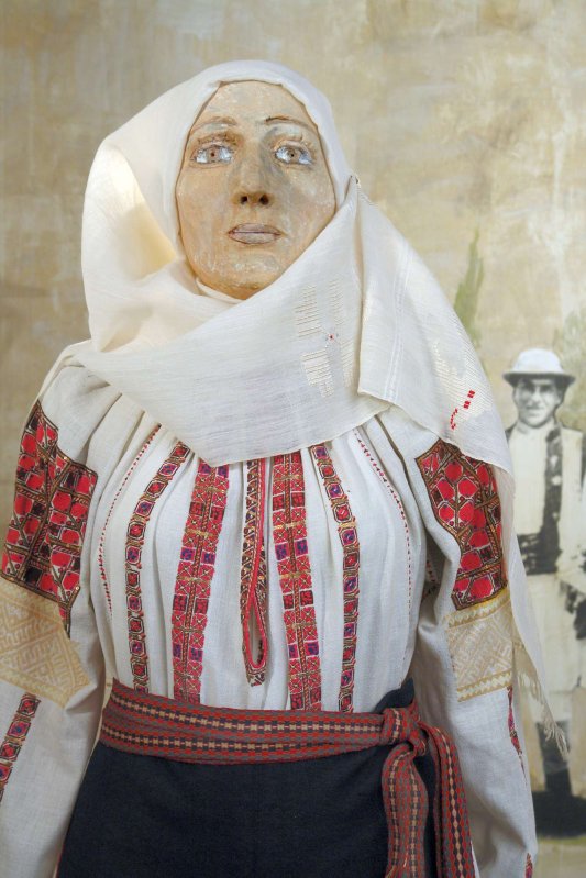 Prestigiul nepieritor al unui obiect de artă: ia 16294