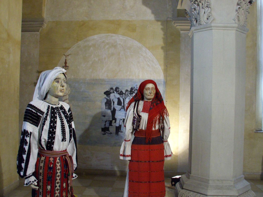 Prestigiul nepieritor al unui obiect de artă: ia 16295