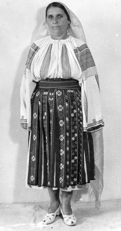 Prestigiul nepieritor al unui obiect de artă: ia 16298