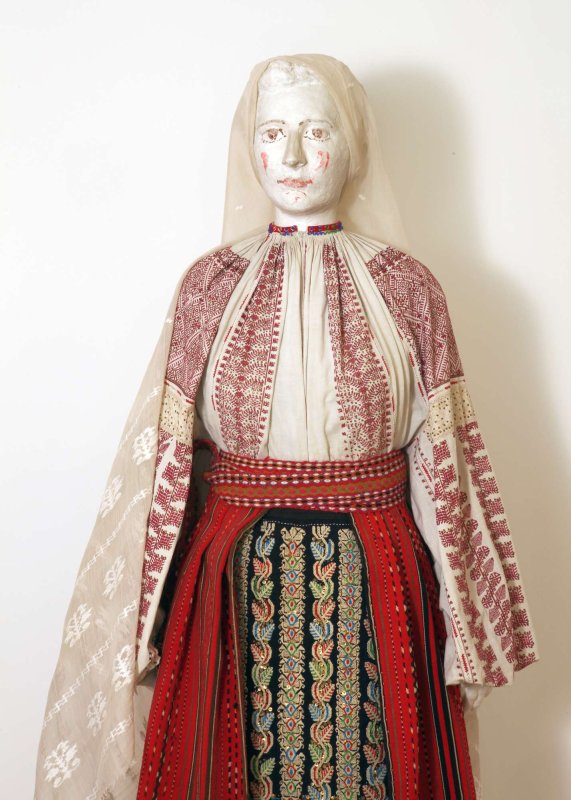 Prestigiul nepieritor al unui obiect de artă: ia 16299