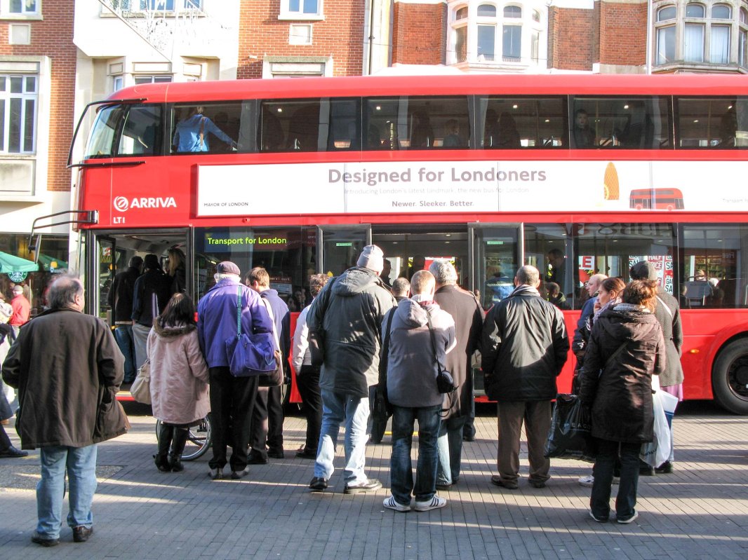 Noi proceduri de înregistrare pentru românii din Marea Britanie 16006