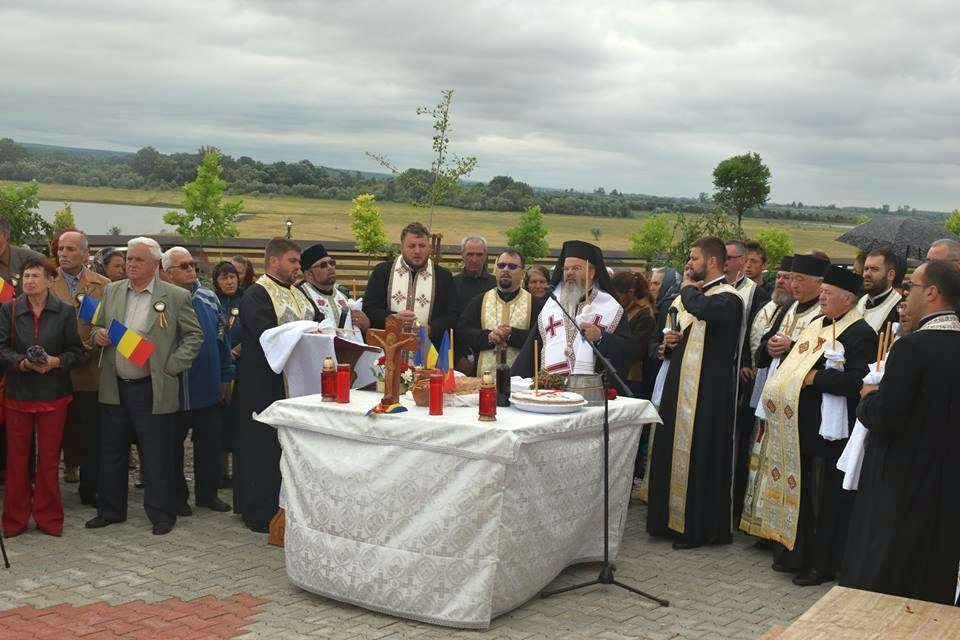 Sfinţire de monument la Fălciu 15845