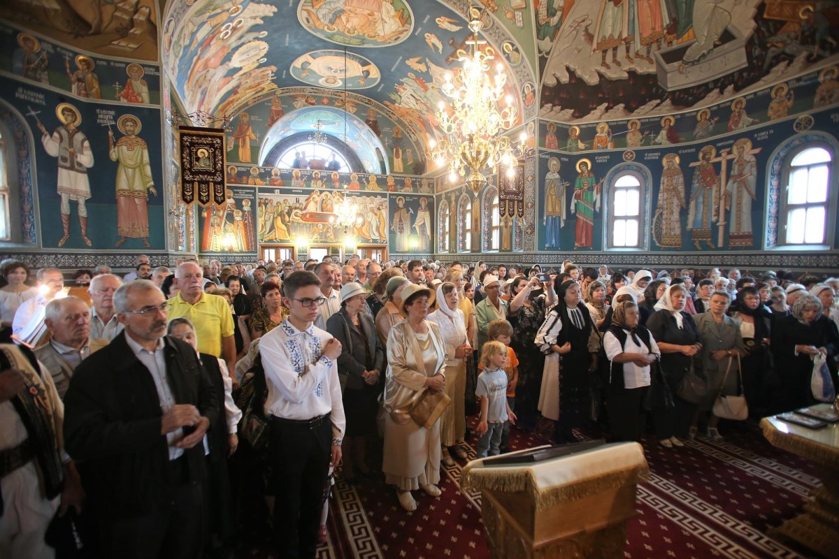 Slujiri arhierești și hramuri la sărbătoarea Nașterii Sfântului Ioan Botezătorul 15864