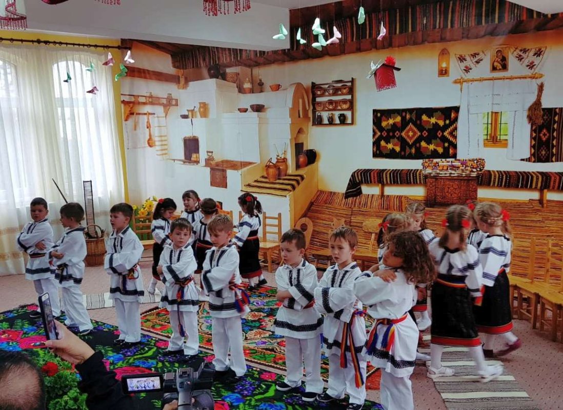 Şezătoare la Şcoala Primară „Sfântul Ioan cel Nou” din Suceava 15856