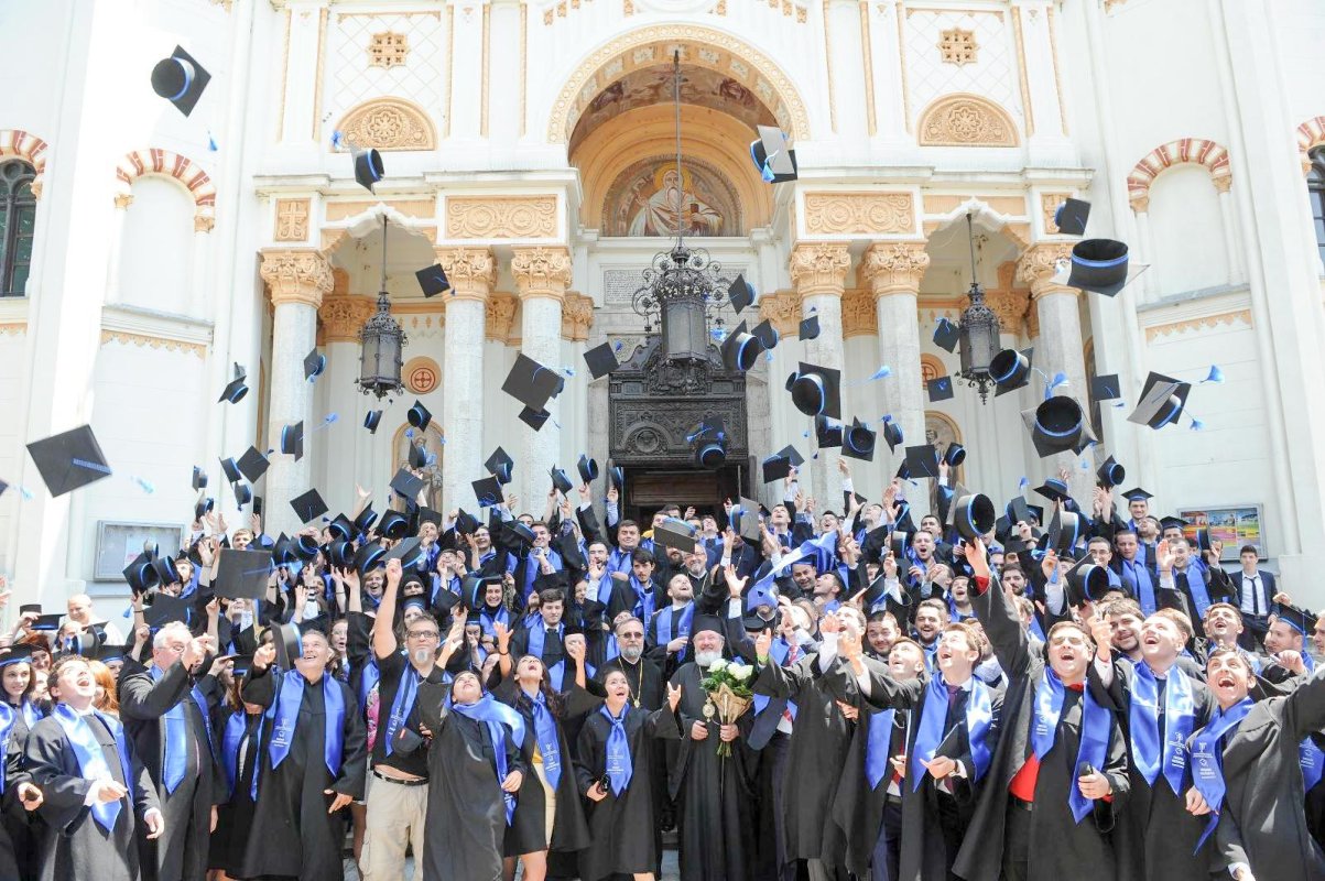 Bucuria împlinirii prin educaţia teologică 15796