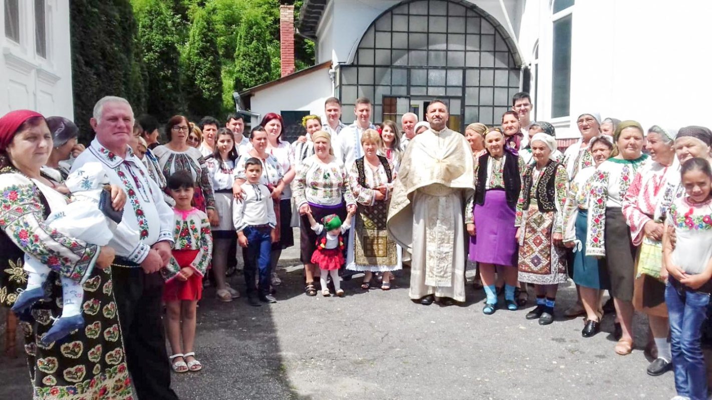 Tradiţie şi noutate în parohiile din Dolj şi Vâlcea 15769