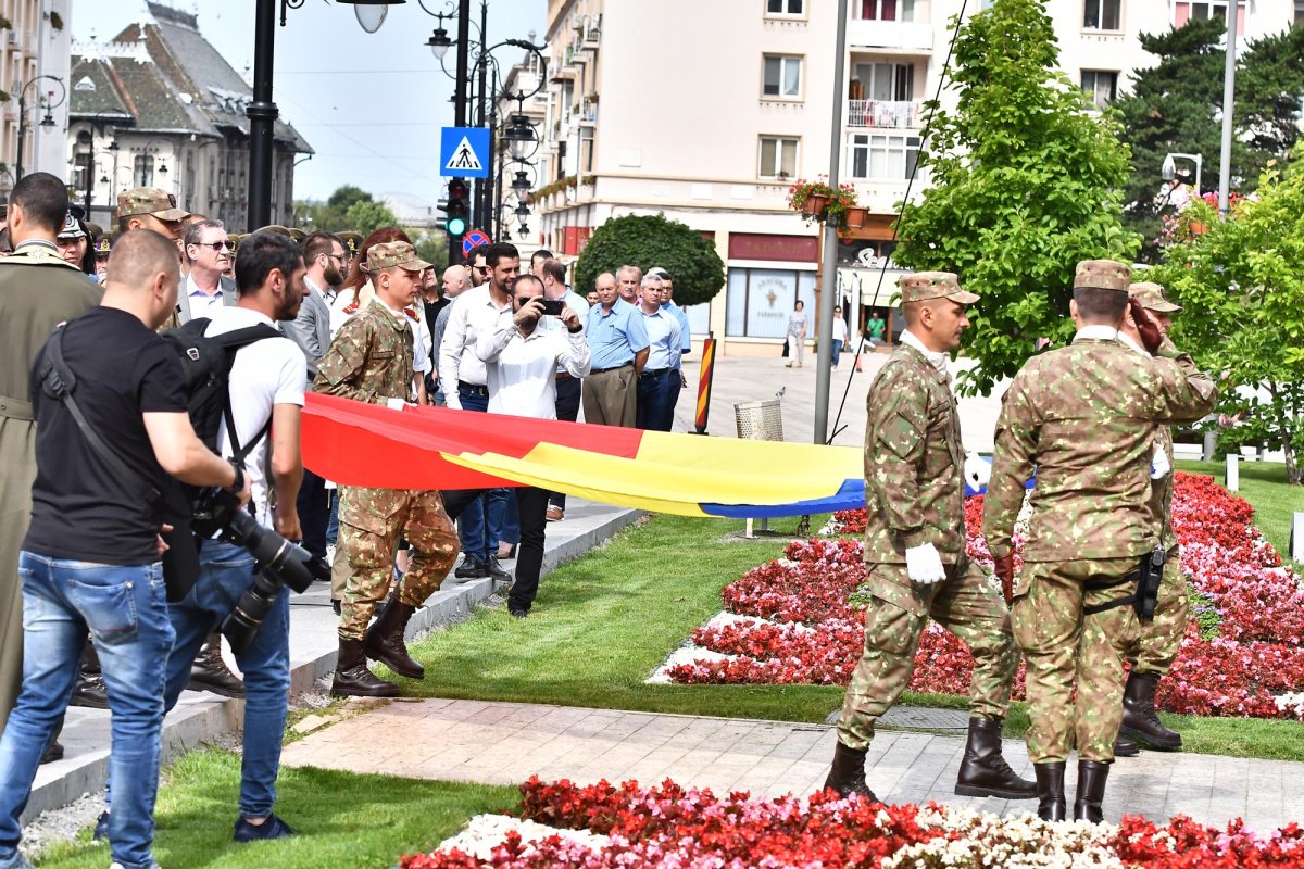 Ziua Drapelului, sărbătorită la Craiova şi Râmnic 15692