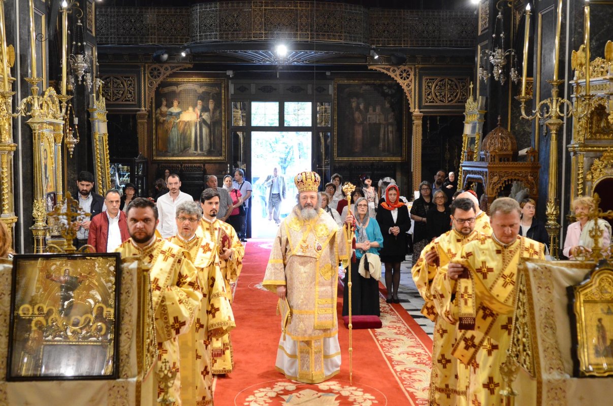 Cinstire adusă Sfinților Apostoli în Capitală 15563