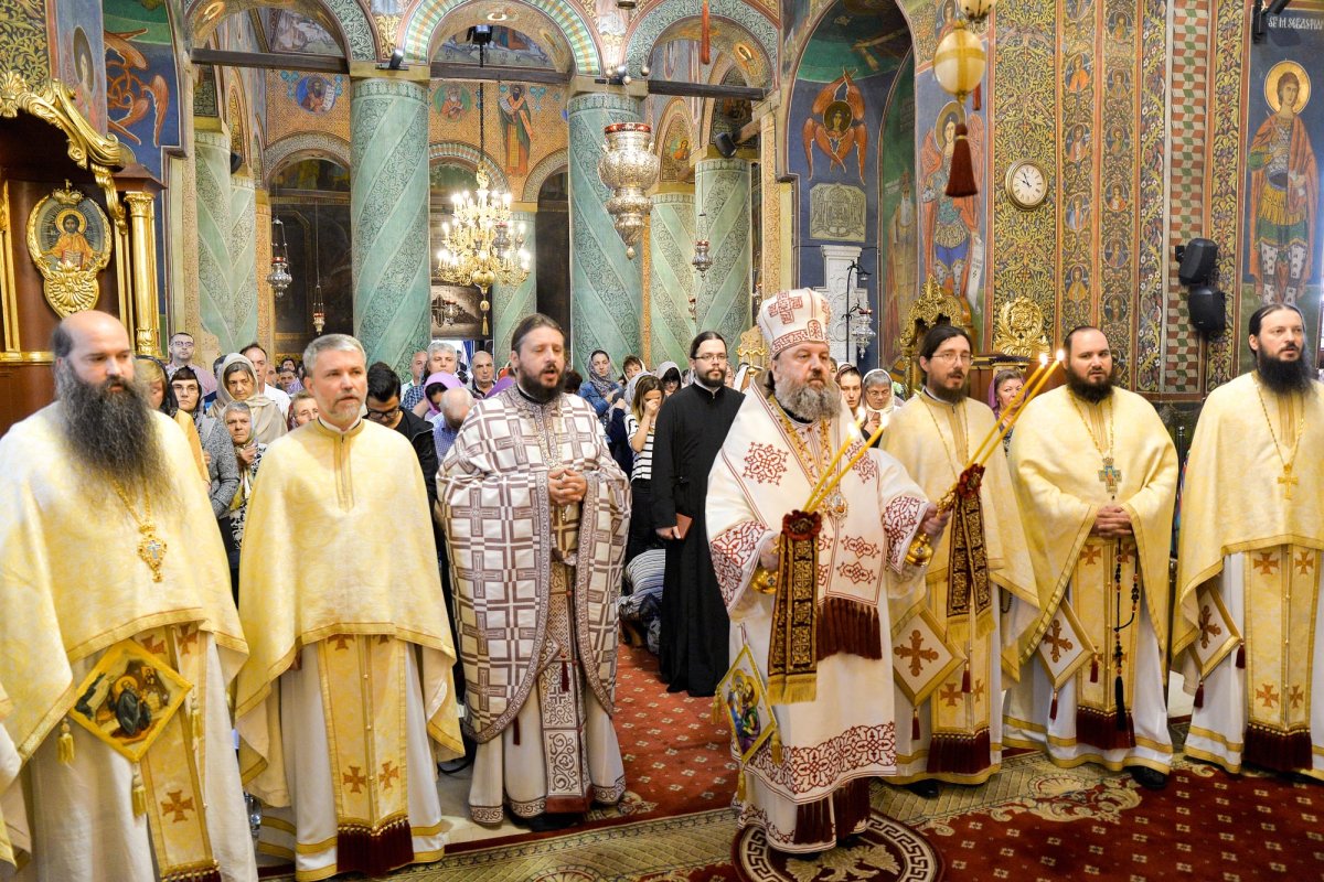 Cinstire adusă Sfinților Apostoli în Capitală 15565