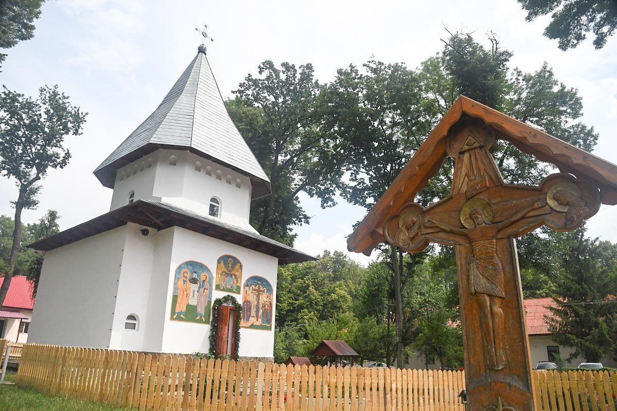Hram la biserica Spitalului Pădureni – Grajduri 15517