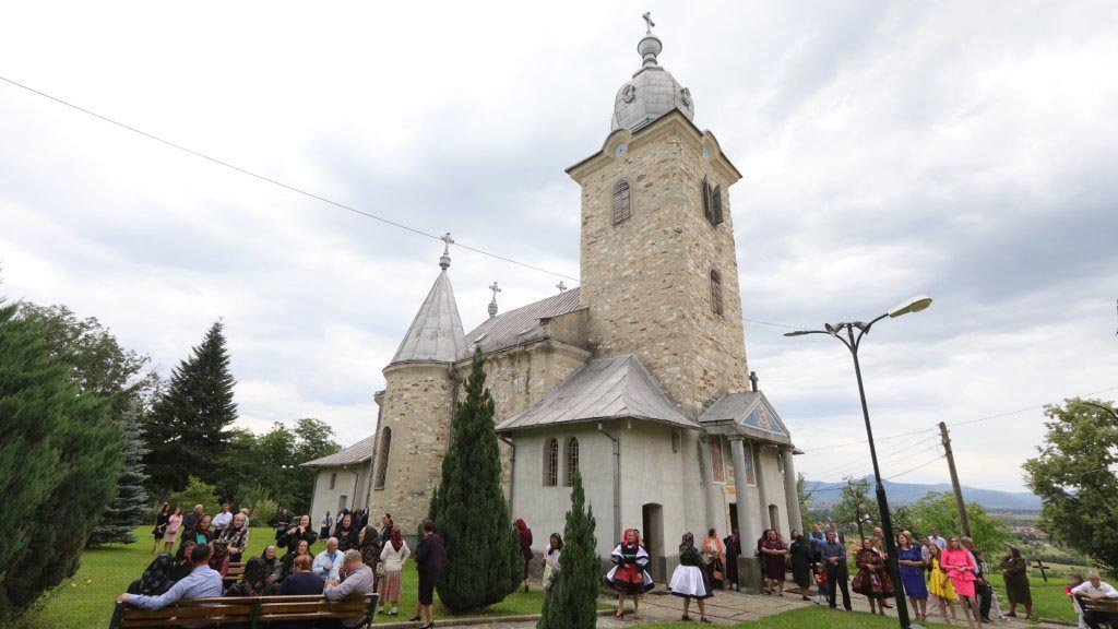 Hramuri și slujiri arhierești de Sfinții Apostoli Petru și Pavel 15451