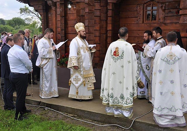 Hramuri și slujiri arhierești de Sfinții Apostoli Petru și Pavel 15456