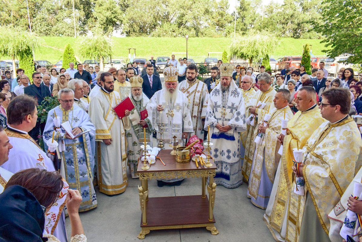 Biserica din Micalaca Nouă a fost târnosită 15394