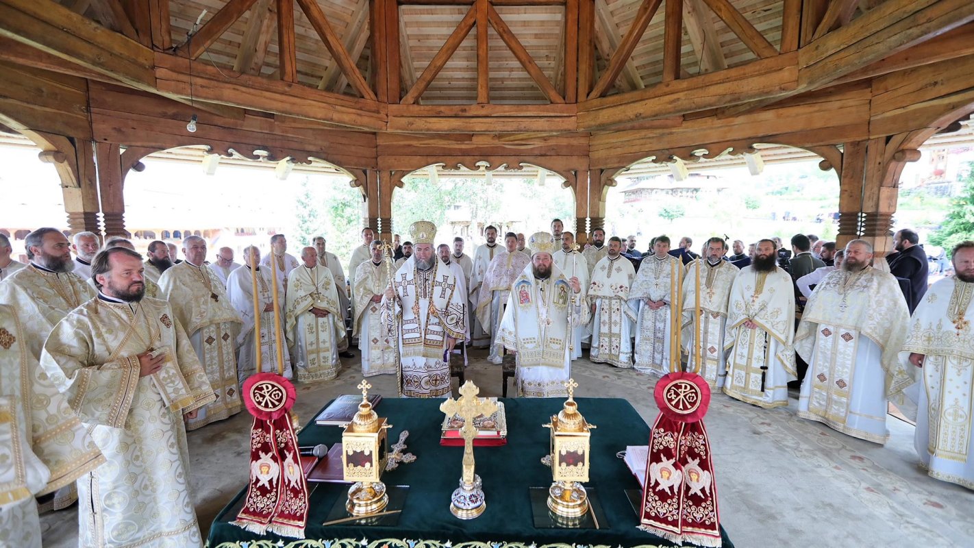 Hramul Mănăstirii Bârsana, Maramureș 15379