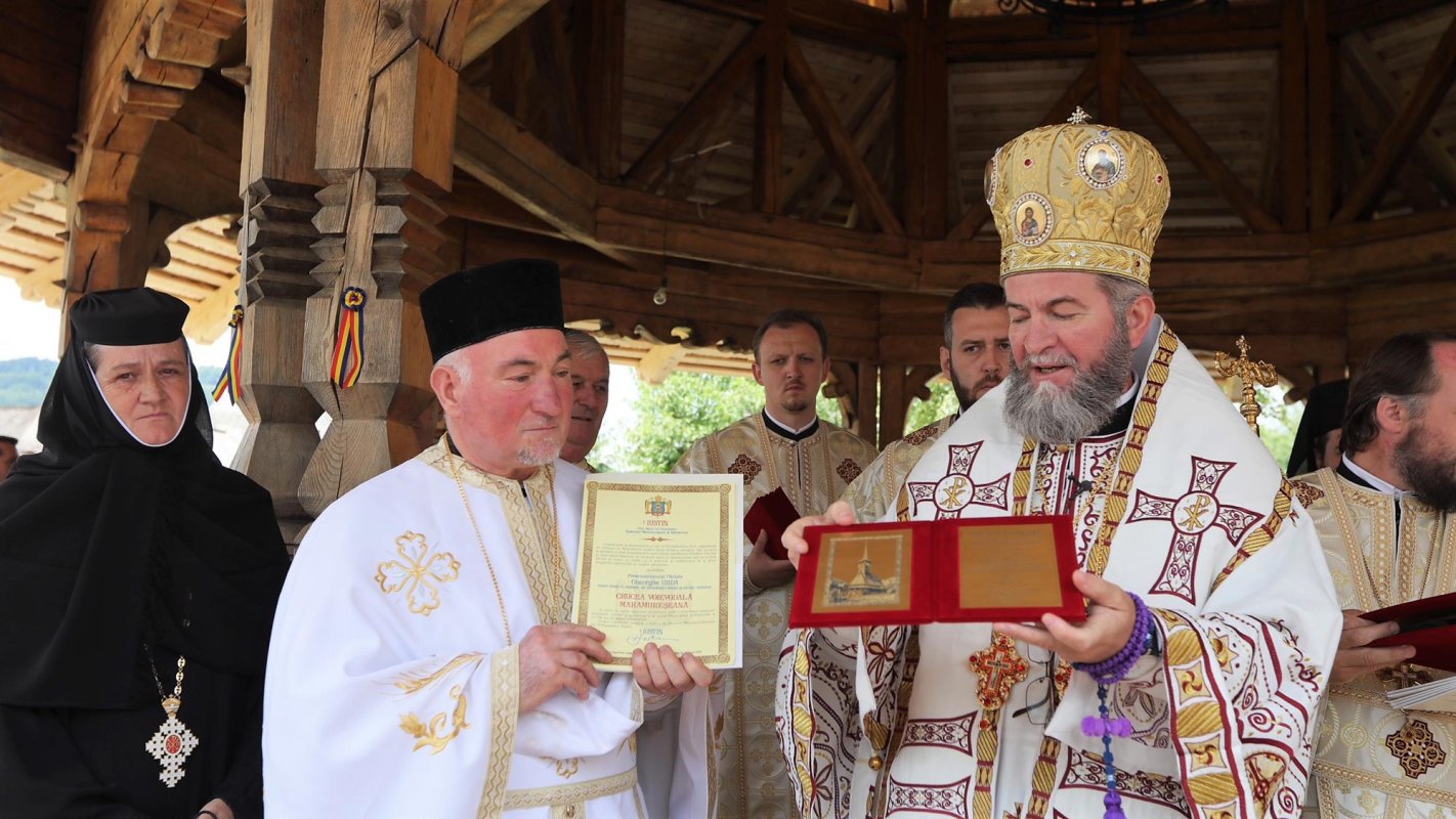 Hramul Mănăstirii Bârsana, Maramureș 15382