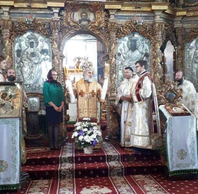 Liturghie arhierească la Roman 15364