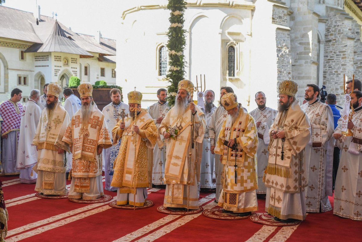 Sărbătoare a conștiinței naționale la Putna 15401