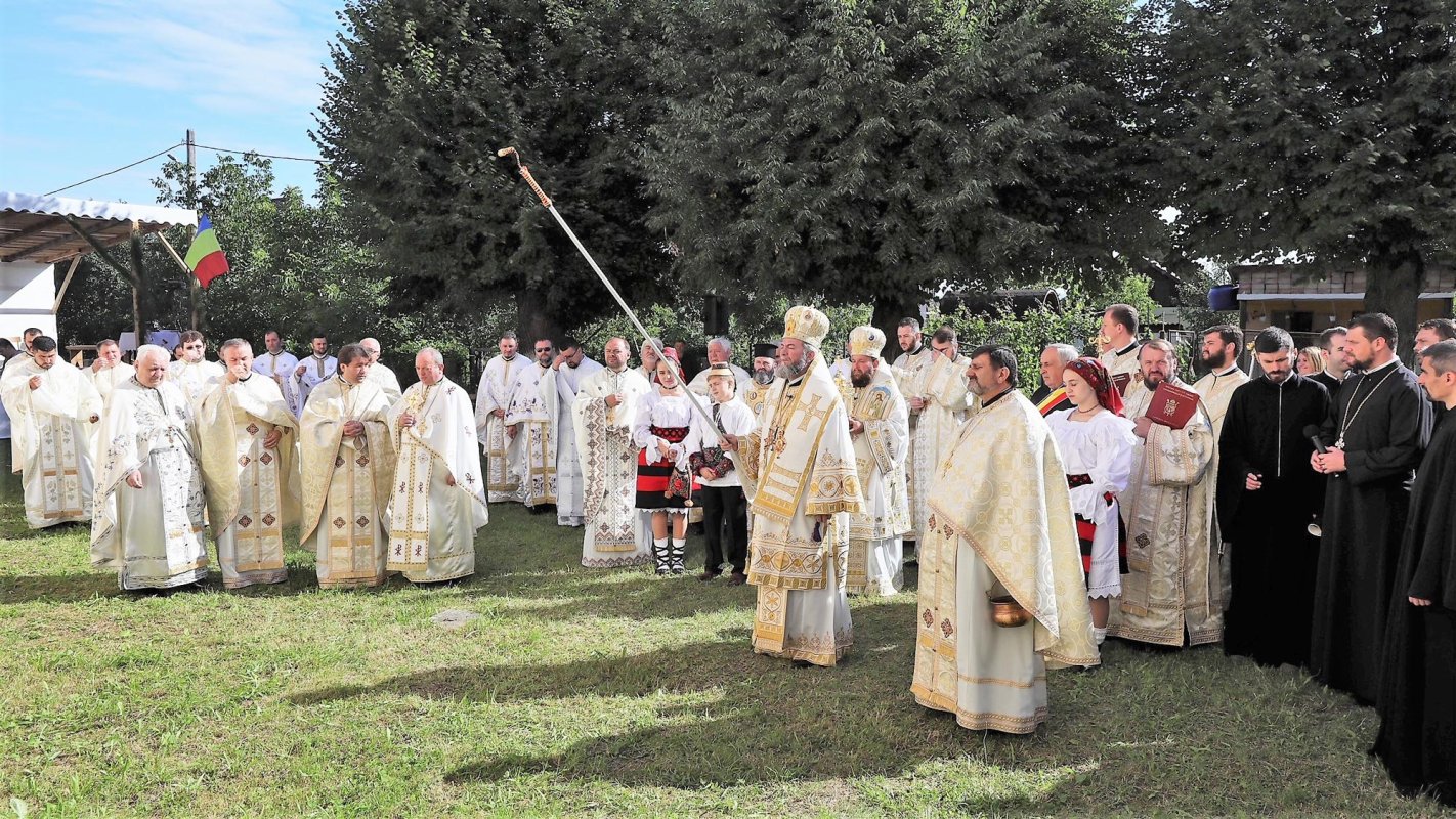 Slujiri arhierești și târnosiri în Duminica a V-a după Rusalii 15371