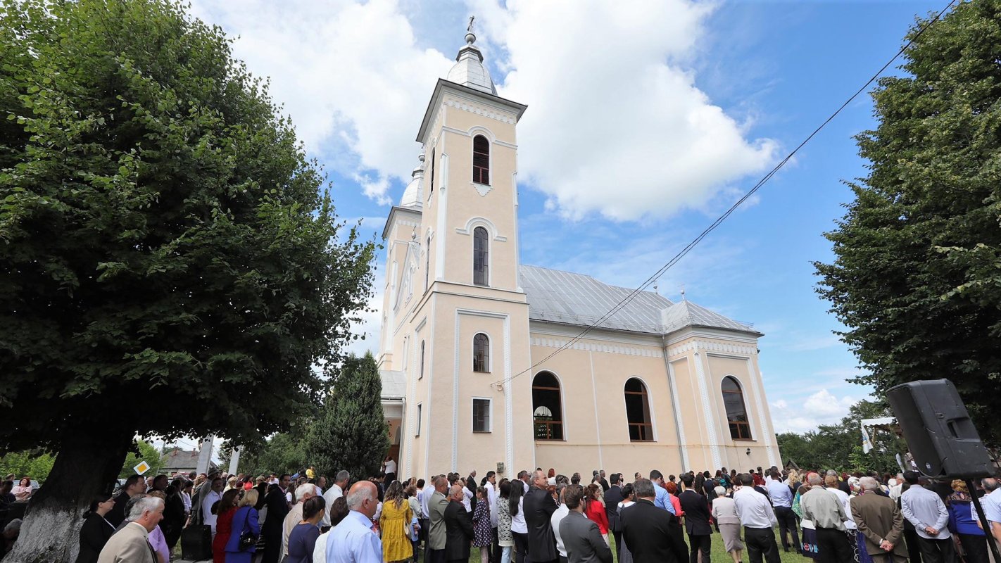 Slujiri arhierești și târnosiri în Duminica a V-a după Rusalii 15372