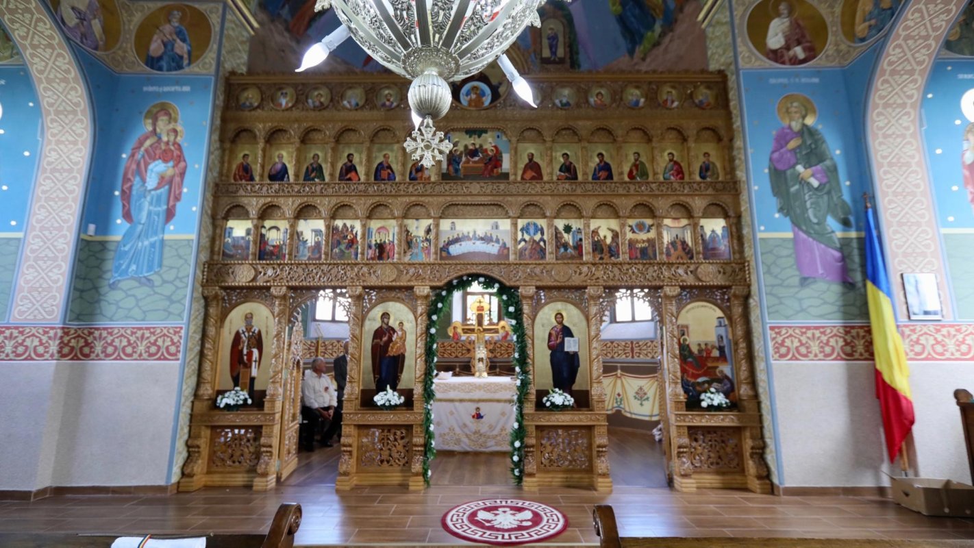 Slujiri arhierești și târnosiri în Duminica a V-a după Rusalii 15377