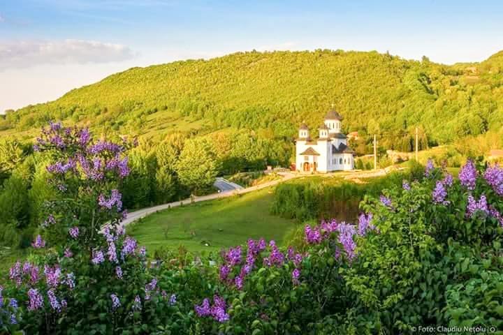 Biserica de la Podul lui Dumnezeu aşteaptă slujba de sfinţire 15315