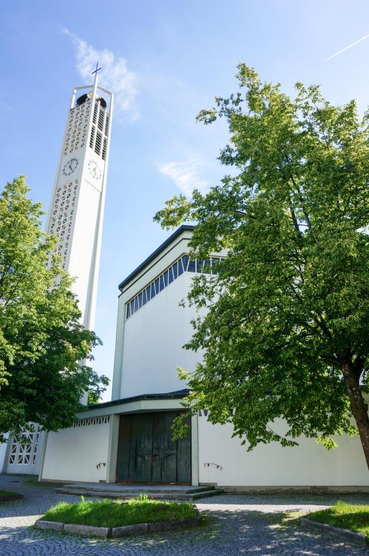 Biserica, loc al plinirii dorului de țară 15326