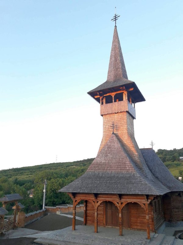 Sfinţirea Bisericii cu hramul „Sfinţii Împăraţi Constantin şi Elena“ - Dancaş (Istoria unei ctitorii) 15278