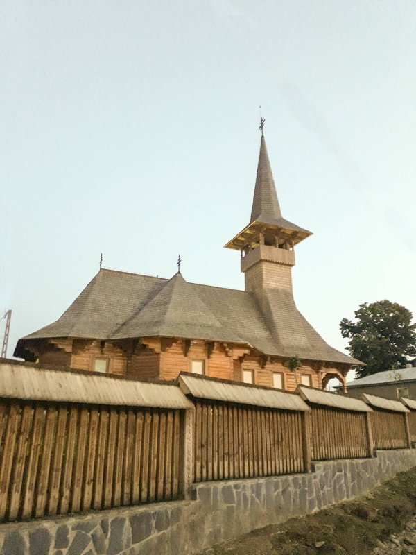 Sfinţirea Bisericii cu hramul „Sfinţii Împăraţi Constantin şi Elena“ - Dancaş (Istoria unei ctitorii) 15280