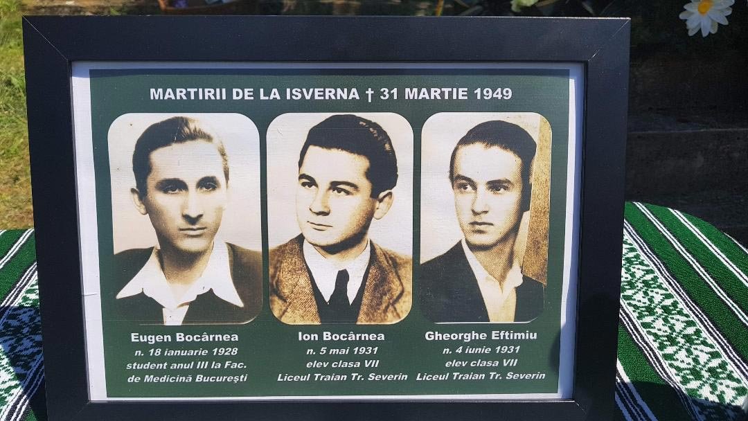 Slujbă de pomenire pentru deţinuţii politici din zona Mehedinţiului de munte 15313