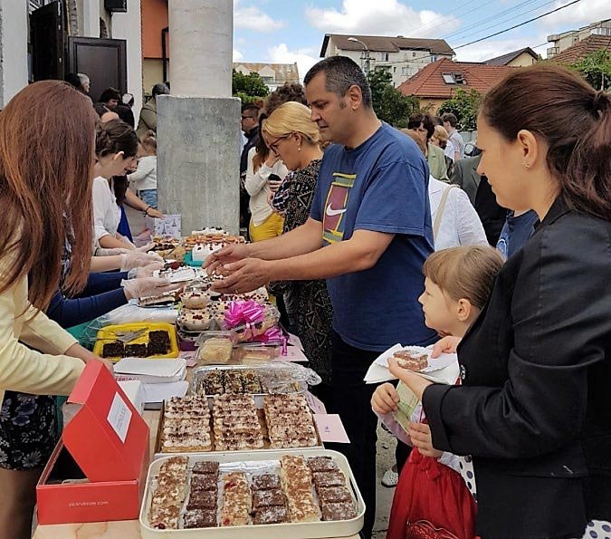 Târg de prăjituri cu scop caritabil, la Cluj-Napoca 15218