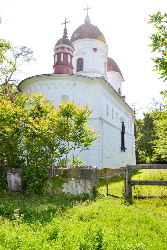 Bisericile boierului Anastasie Bașotă 15161