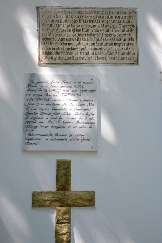 Bisericile boierului Anastasie Bașotă 15172