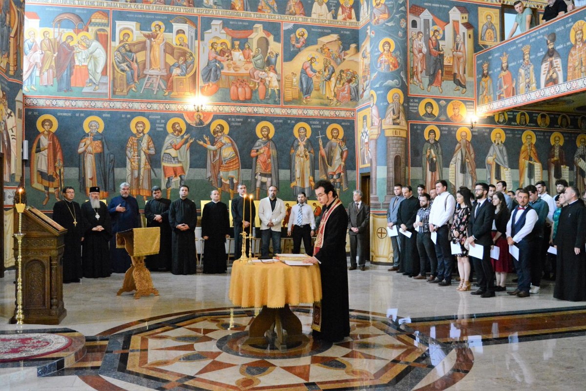 Jurământul absolvenților teologi 15035