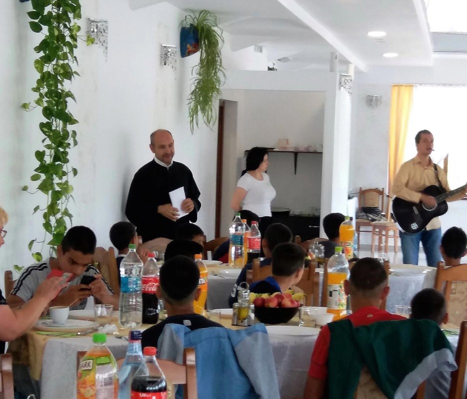 Spectacol pentru copii instituționalizați din județul Sibiu 15039