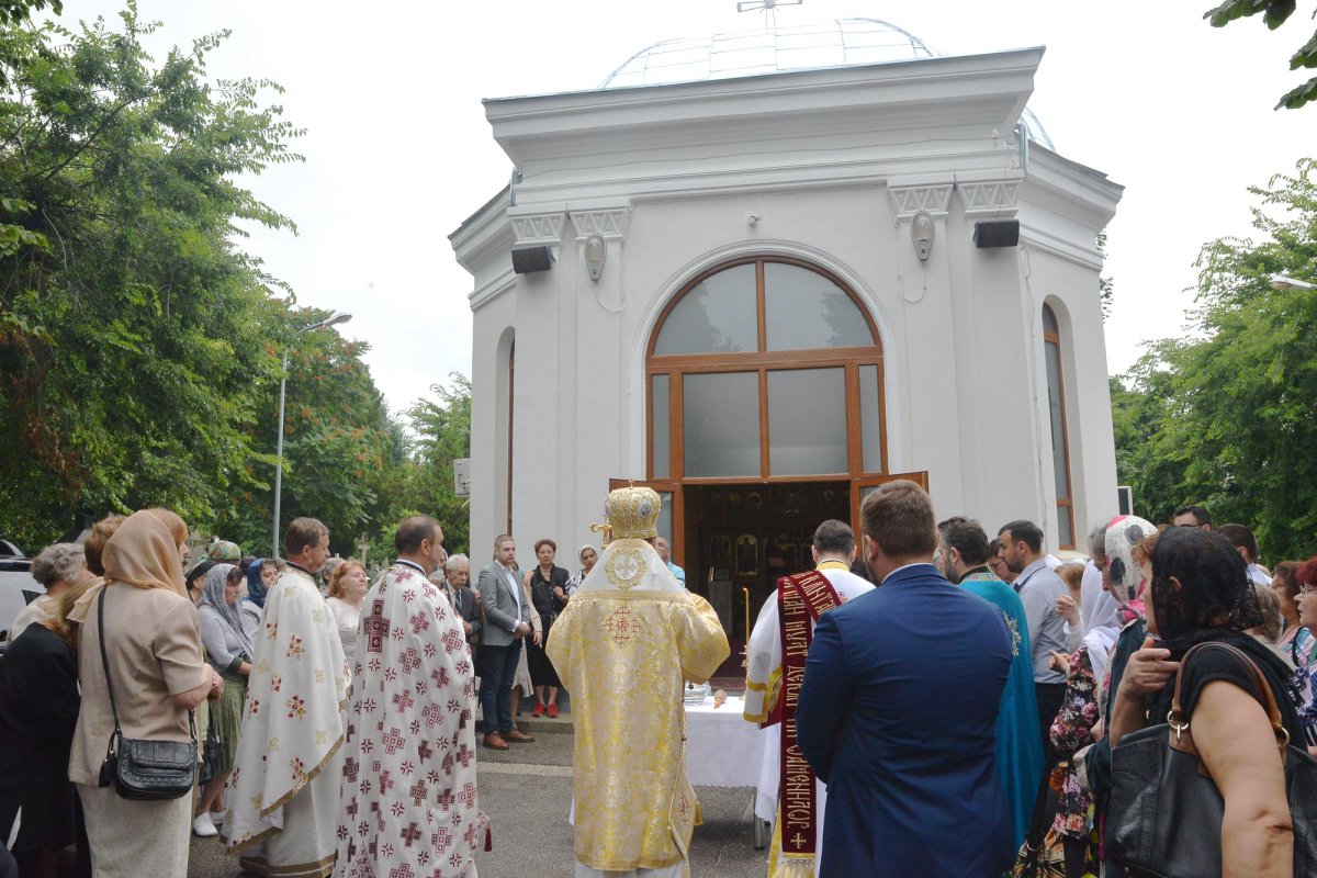 Hram și resfințire la capela Cimitirului „Izvorul Nou” 15008