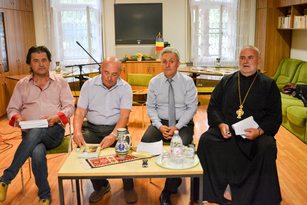 Conferință dedicată Centenarului la Giula 14876