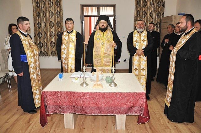 Slujiri arhierești în Duminica a șasea după Rusalii 14830