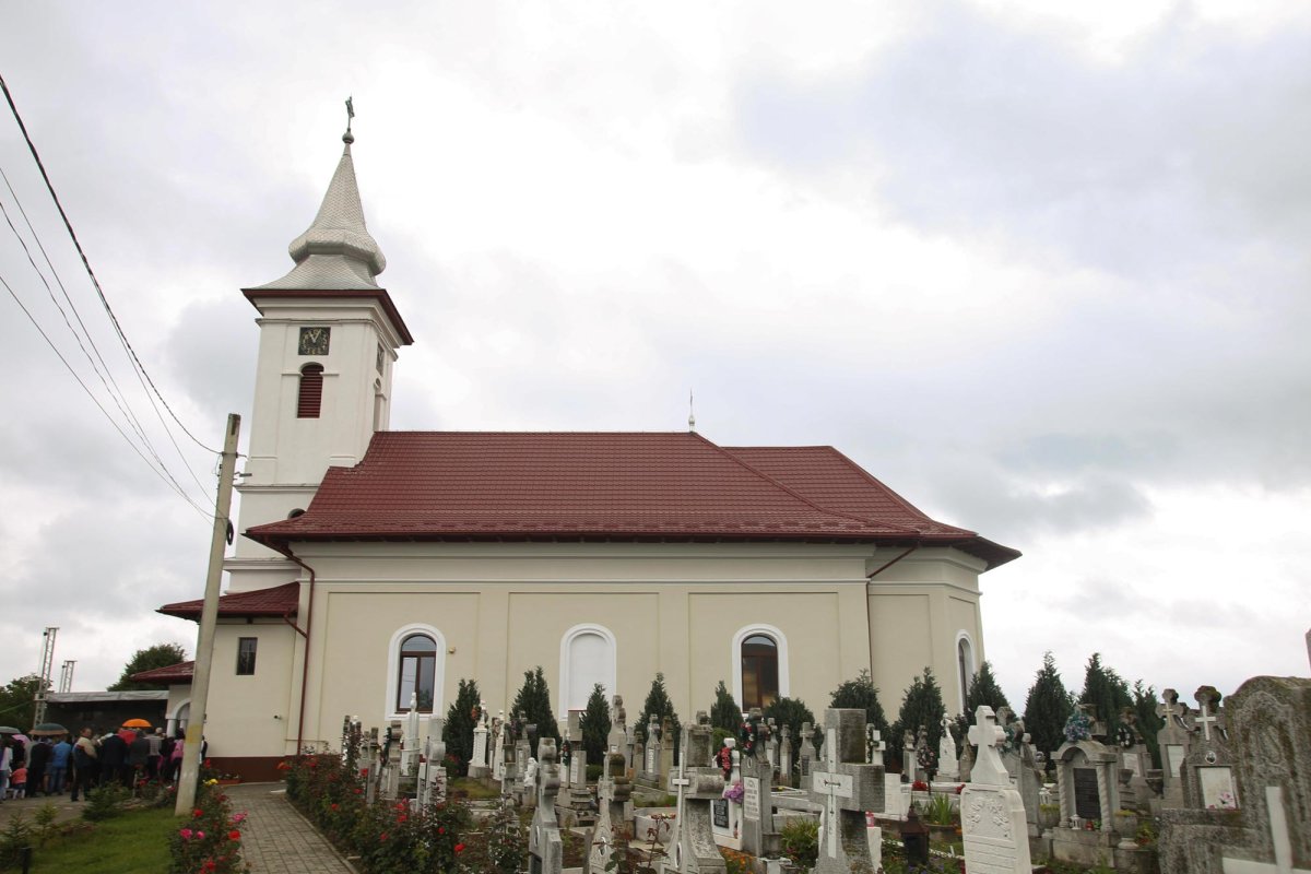 Slujiri arhierești în Duminica a șasea după Rusalii 14835