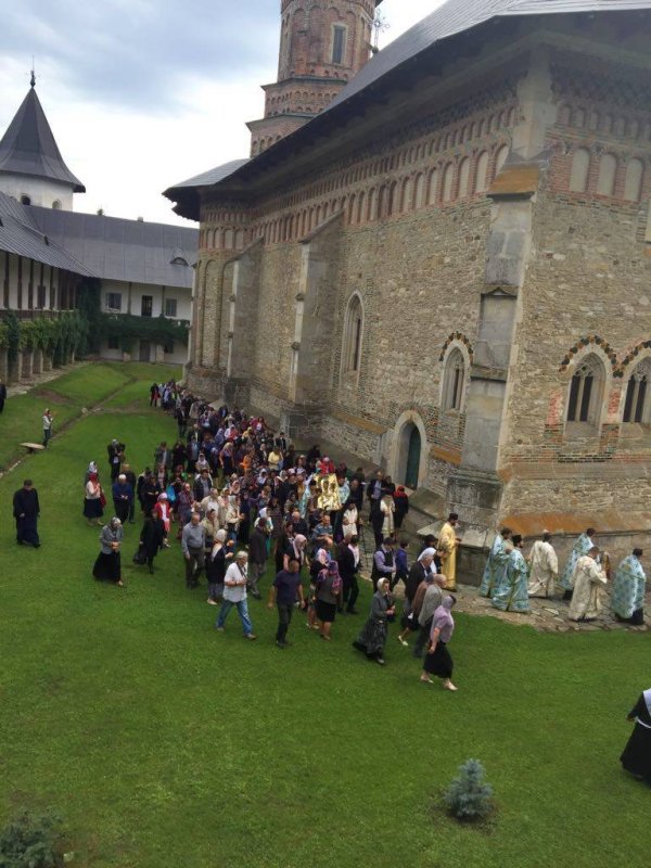 Liturghie arhierească în 	cinstea Icoanei Maicii Domnului „Îndrumătoarea“ de la Mănăstirea Neamţ 14739