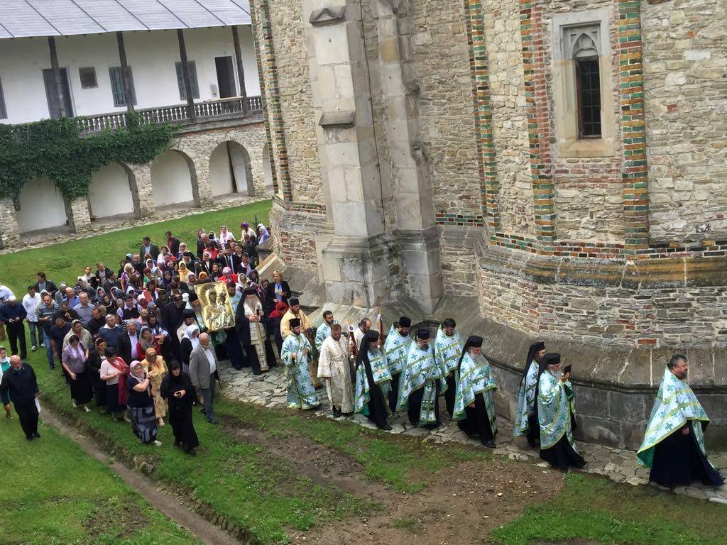 Liturghie arhierească în 	cinstea Icoanei Maicii Domnului „Îndrumătoarea“ de la Mănăstirea Neamţ 14743