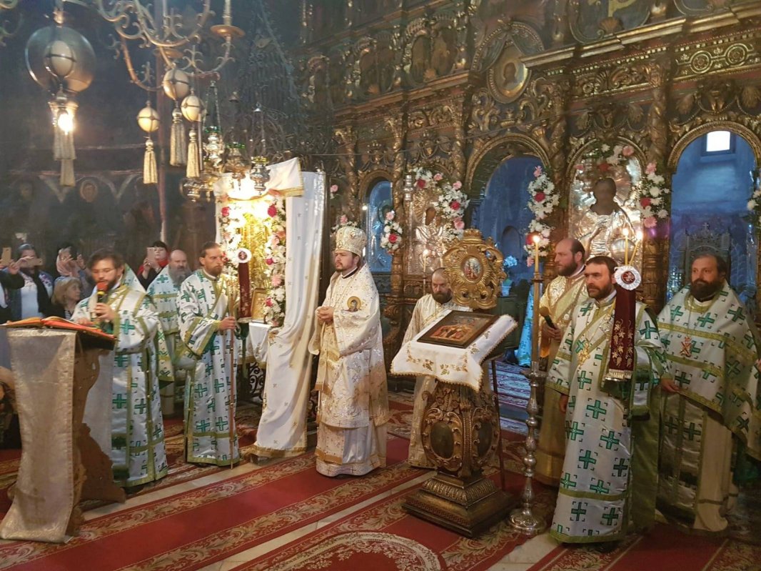 Liturghie arhierească în 	cinstea Icoanei Maicii Domnului „Îndrumătoarea“ de la Mănăstirea Neamţ 14746