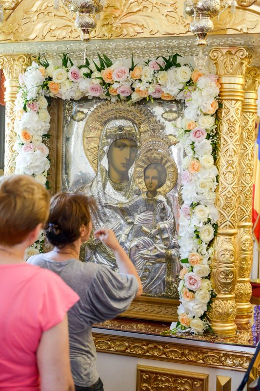 Programul liturgic de la Paraclisul Catedralei Naţionale 14811