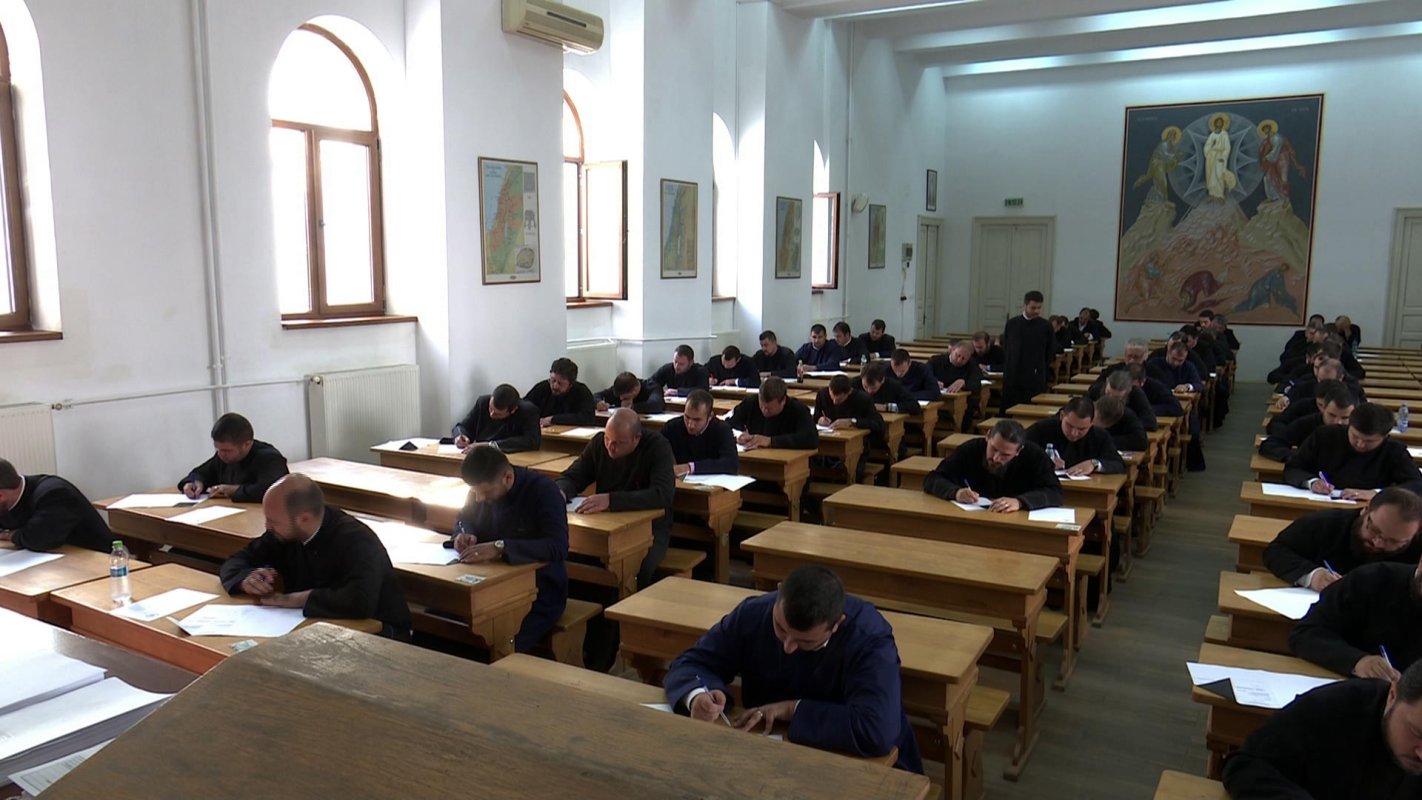 Examene de promovare profesională în preoţie 14721