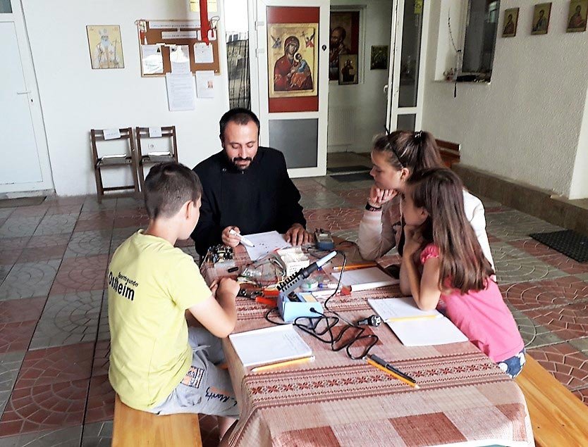 Ateliere de vară la Centrul „Sfântul Ierarh Luca al Crimeei” din Brașov 14591