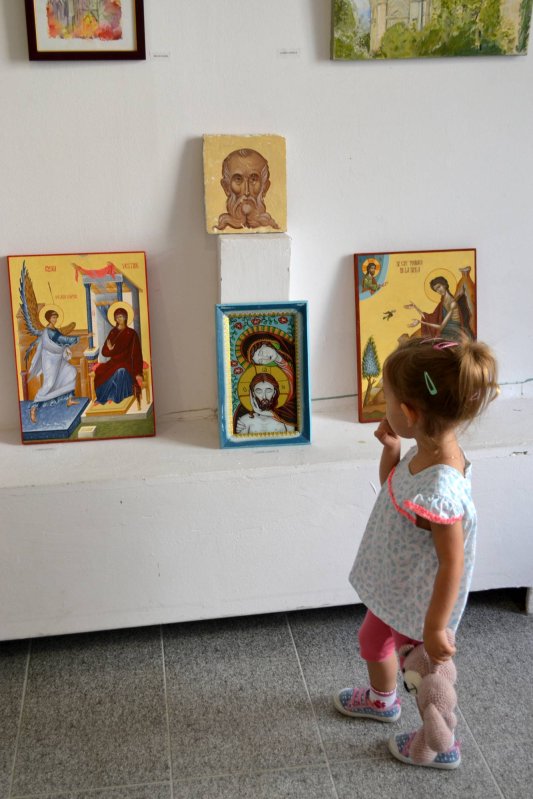 „Iluminări din Nevăzut“ - expoziţie a studenţilor teologi ieşeni la Galeriile de Artă „Nicolae Tonitza“ 14587