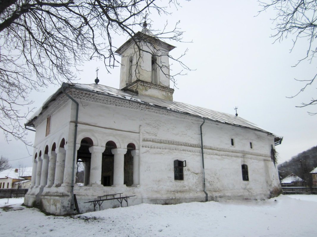 Biserica „Sfântul Nicolae” din Glogova, în proces de restaurare 14542