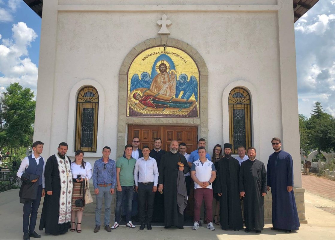 Emoţii deosebite la revederea Promoţiei 2008, la Seminarul Teologic Dorohoi 14506